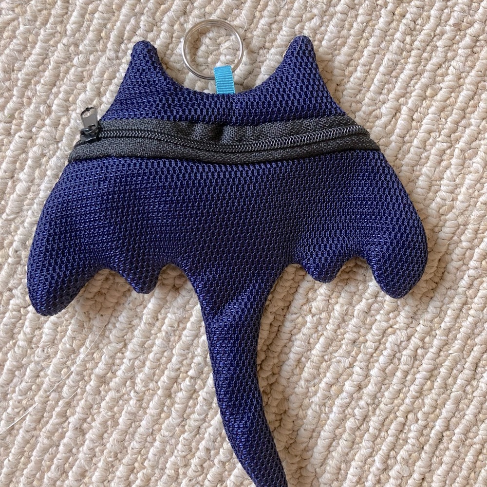 Unique hand made ray fish key chain coin purses - Picture 4 of 7